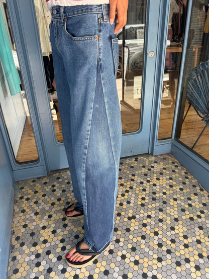 Angel Mid Wash Barrel Jean