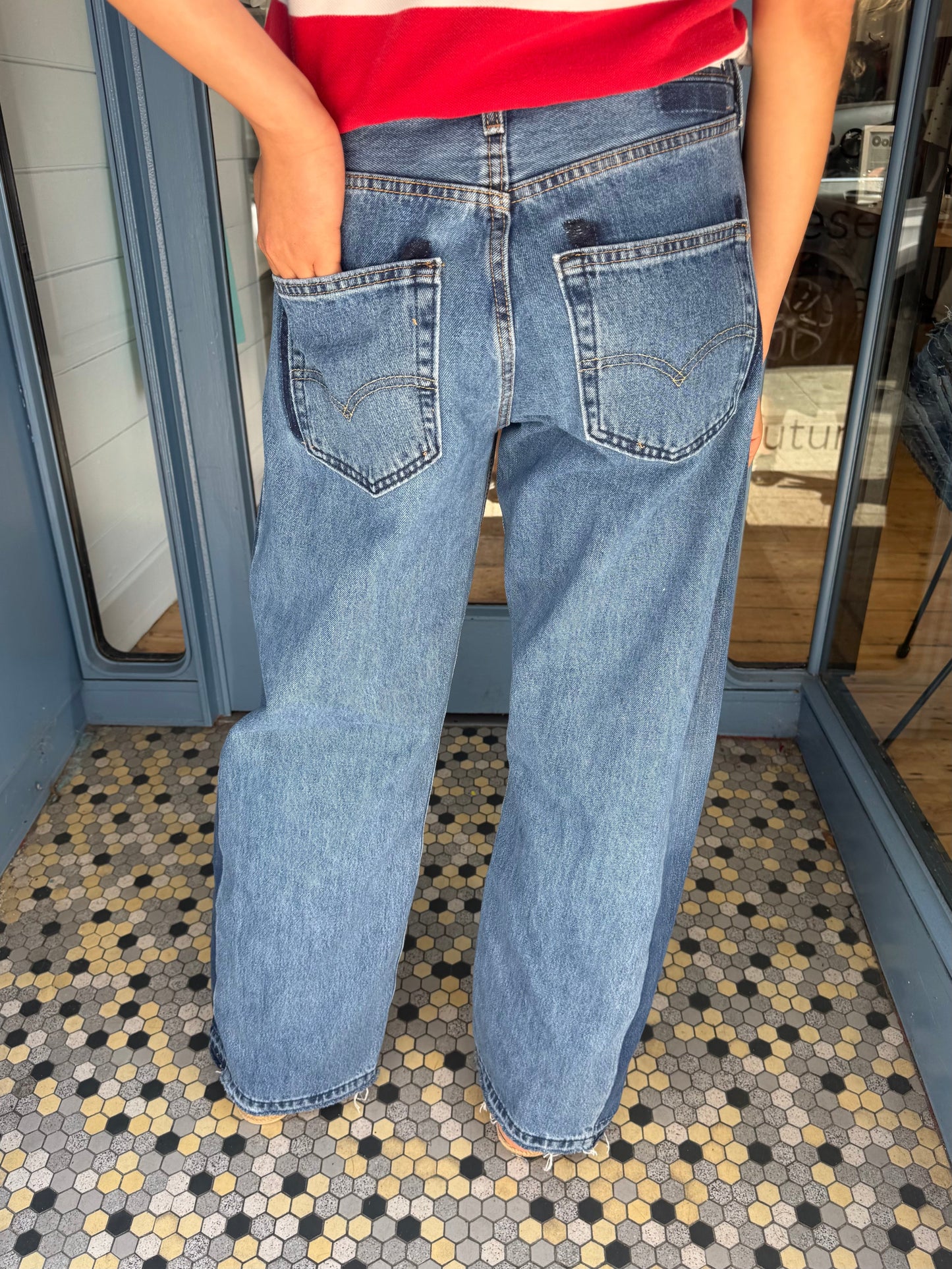 Angel Mid Wash Barrel Jean