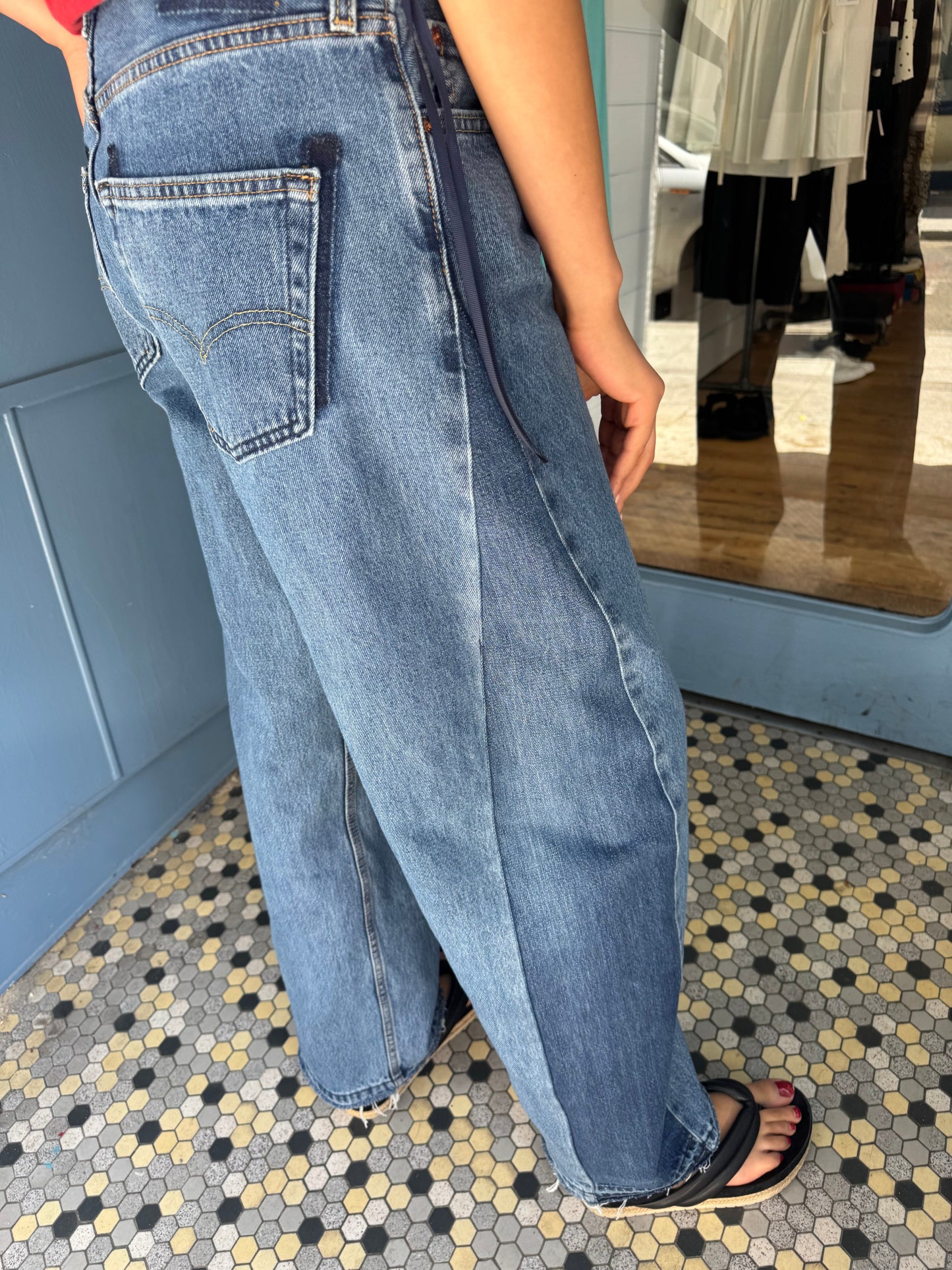Angel Mid Wash Barrel Jean