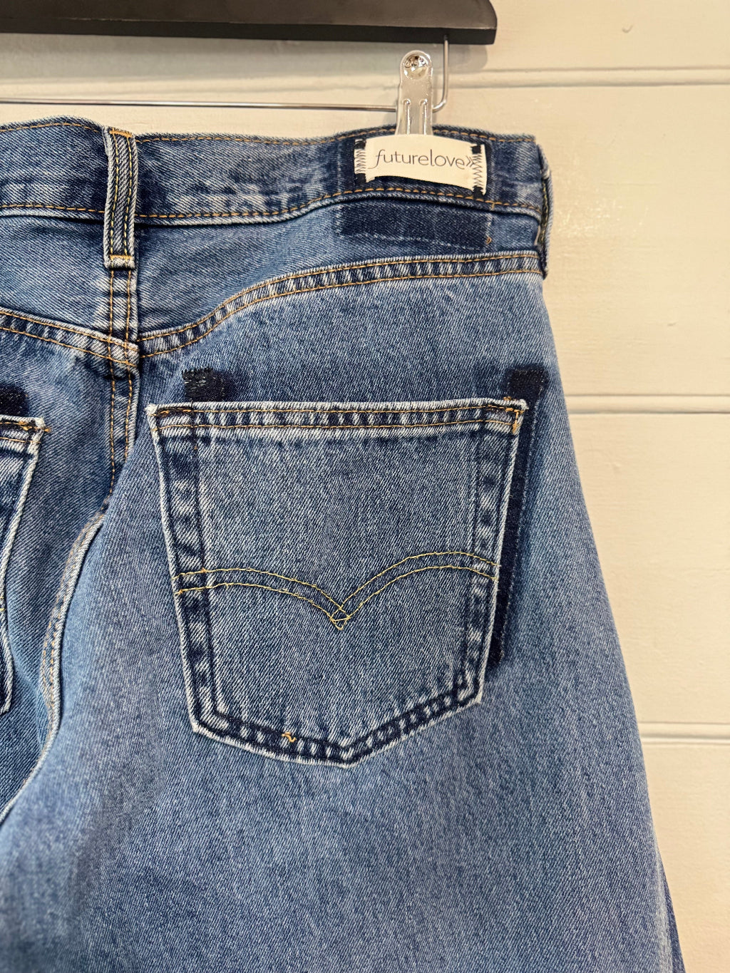 Angel Mid Wash Barrel Jean